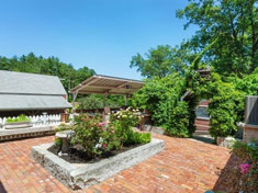 Spacious Patio